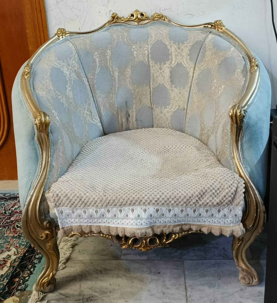 السلام عليكم ورحمة الله
تخم قنفات تركي عشر مقاعد
التاج الذهبي شغل درجه اولى 
النجف الحيرة كلشي مابي نظيف بس حبيت اغير 
السعر 500 ألف وبيها مجال قليل حك الجيه


**إذا كنت صاحب هذا الإعلان وتريد حذفه لأي سبب، رجاءا أرسل رسالة إلى الدعم الفني**