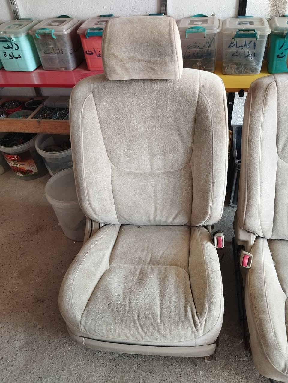 كشنات ملكه واحدكهربائي واحد عادي السعر50الف مكاني قرب جسر الامام علي ***********
