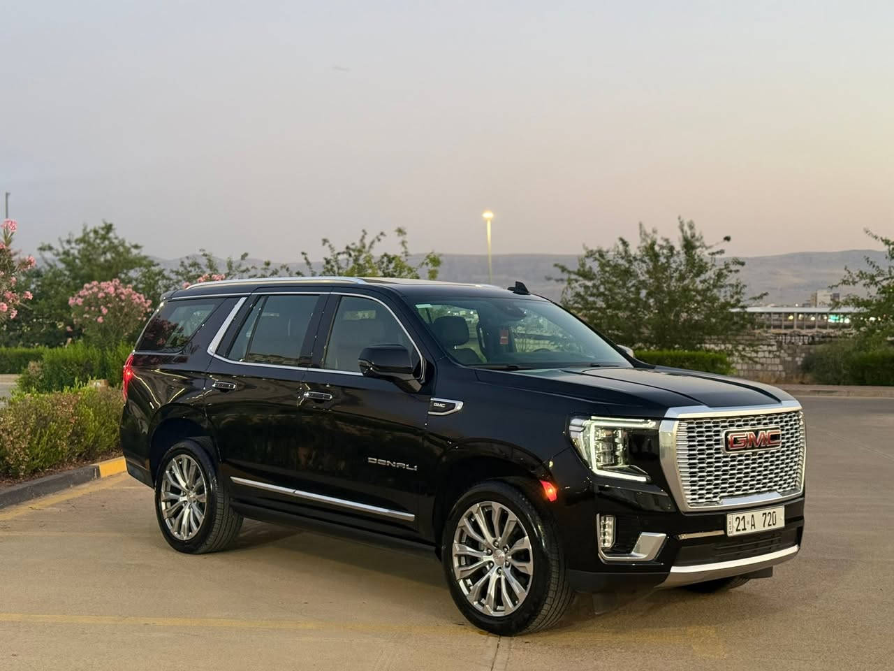 ﷽
‏‎ماشاءالله تبارك الرحمن 
للبيع جيمسي 2023 
Yukon Denali 
انضف دنلي ب هذا موديل
ماشيه فقط 40 الف كيلو حقيقي 
ضمان شركه منصور ٥ سنوات و سيرفس بلاش 
كير ، محرك كهربائي كل بشرط 
سياره مكفول كفاله عامه حتى دعاميات 
محرك ٦٢٠٠ ، كير ١٠ نمر 
‎فول موصفات 
مواصفات كادلاك 
‎داتا شو كبير ، رادار جانبي خلفي امامي ، رادار ،مانع تصادم  امامي ، رادار مانع تصادم خلفي ، خمس كامرات ، خمس بصمات
كشنات تبريد تدفأه خزن وكهرباء ، كشن رجاج تحذير ، كشن خلفي تدفئه ، كشنات الخلفيه كهرباء ، لون الكشنات قهوائي اسبريسو مميز جدا ، جنطه كهرباء
شاشات خلفيي 🖥️ ، ستيرن كهرباء ، بانوراما ، كيجات شاشة الكتروني . دوسات كهرباء ، فور ويل ، اربع انضمه قياده ، جكات
‎ جمسي دنالي اعلي فئه ب جمسي
‎ثلاجه ، شاحن ويار ليس
مكان / سليماني 📍 
رقم تليفون 📞 ***********
