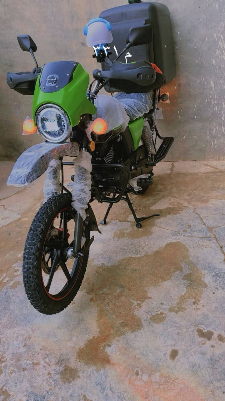 سلام عليكم.
دراجه. دايوان. زيرو. بعدها. 

ماشيه. ٤٠٠ كيلو 

لون اخضر 

بدون. صندوك 

سعر مليون ٤٥٠

عنوان تكريت القادسيه 

معلومه دراجه. ما تترقم 

***********
