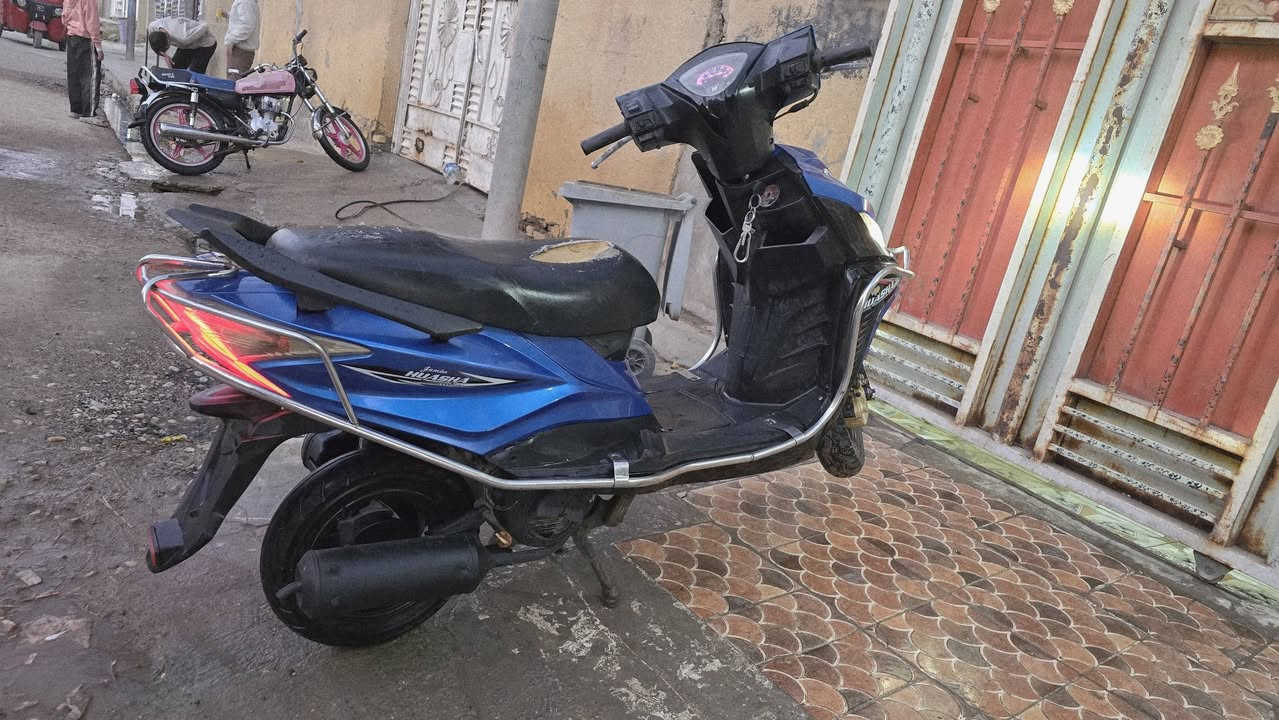 دراجه هوشه. ٢٠٢٢
مجفته شغاله نكره سلف.  كهربائيات كله شغاله 
مرتبه فول كلشي مبدل بيه جديد 
كلج  خلفي وامامي جديد
كويل جديد 
سلف جديد 
كتف شحن جديد 
باتري جديد 
دراجه خير من الله بس بانزين ودهن  سعر ٤٢٥وبيه مجال مكان رفاعي حي الكرامه


**إذا كنت صاحب هذا الإعلان وتريد حذفه لأي سبب، رجاءا أرسل رسالة إلى الدعم الفني**