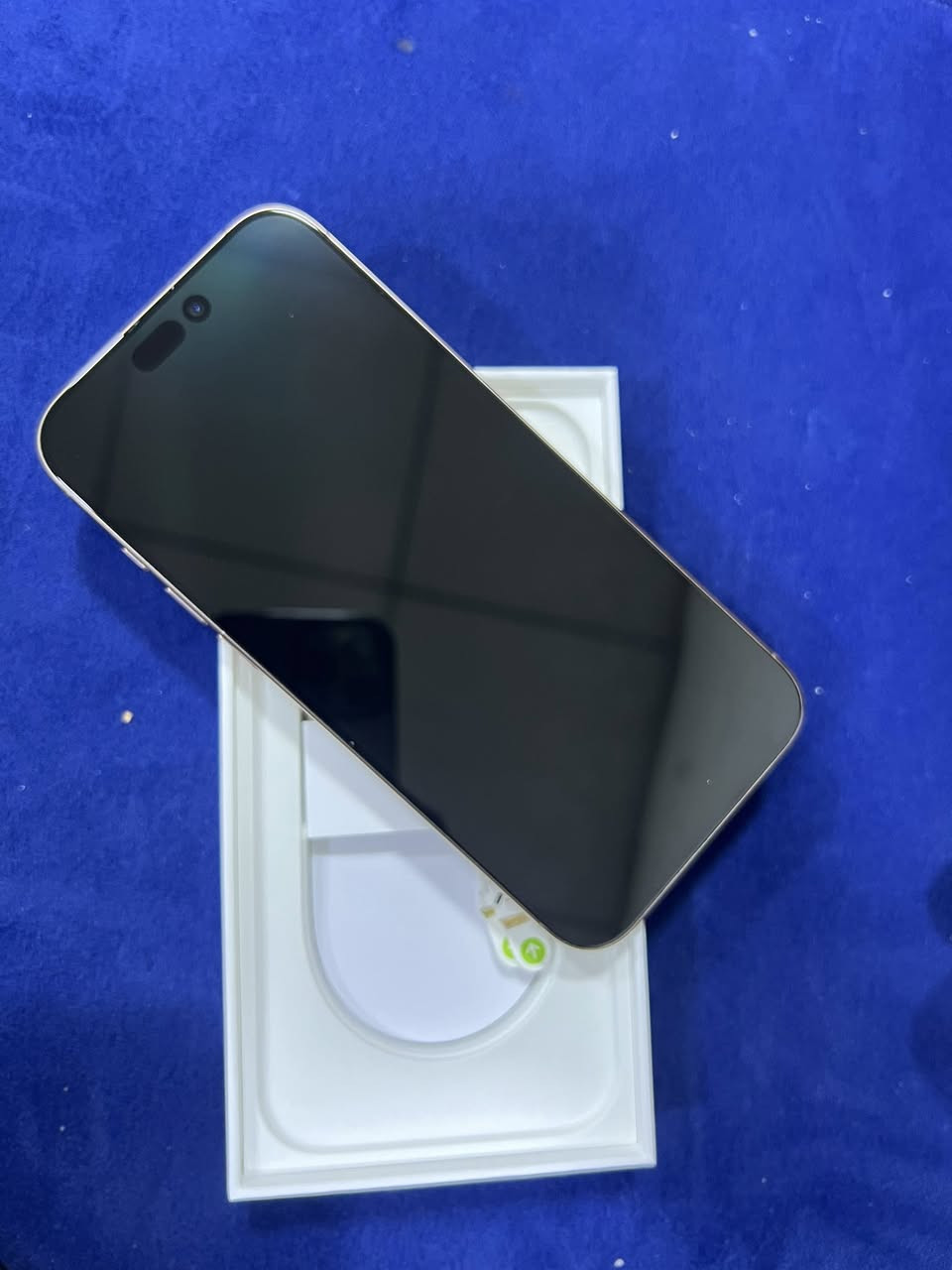 السلام عليكم
ايفون 16 بروماكس لون صحراوي 
ذاكرة 256 بطارية 91‎%‎ 
استخدام قليل جهاز مال بيت السعر 1400 وبي مجال .


**إذا كنت صاحب هذا الإعلان وتريد حذفه لأي سبب، رجاءا أرسل رسالة إلى الدعم الفني**