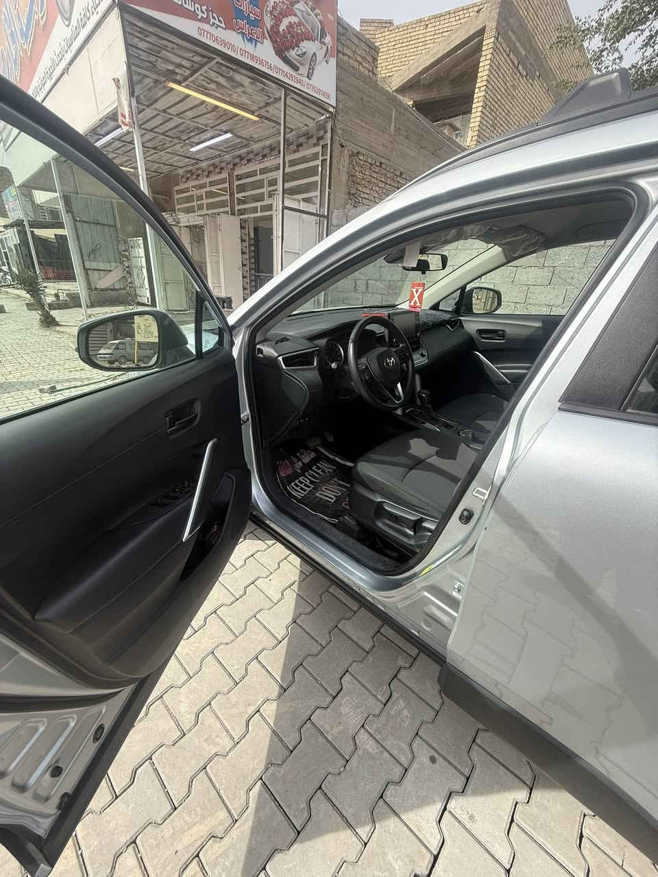 السلام عليكم 
للبيع كورلا كروز 2022 وارد امريكي رقم بغداد باسمي
بدون ايرباك  تبديل بنيد و دعامية خلفية فقط 
صور الحادث مرفقة بل منشور 
المواصفات
بانزين + مكينة 2000 +بصمة + قيادة ذاتية 
مثبت سرعة + شحن وايرليس + تبريد قطعتين
رادار امامي و خلفي و جانبي + سايد بريك بصمة
ماشية 47 ميل ? من الخارج اجتي ماشية 35 ميل 
السعر 160 وبيهة مجال قليل حك الجية 
للاستفسار اتصل *********** غير متواجد عل نت 
مكان بغداد حي البساتين
