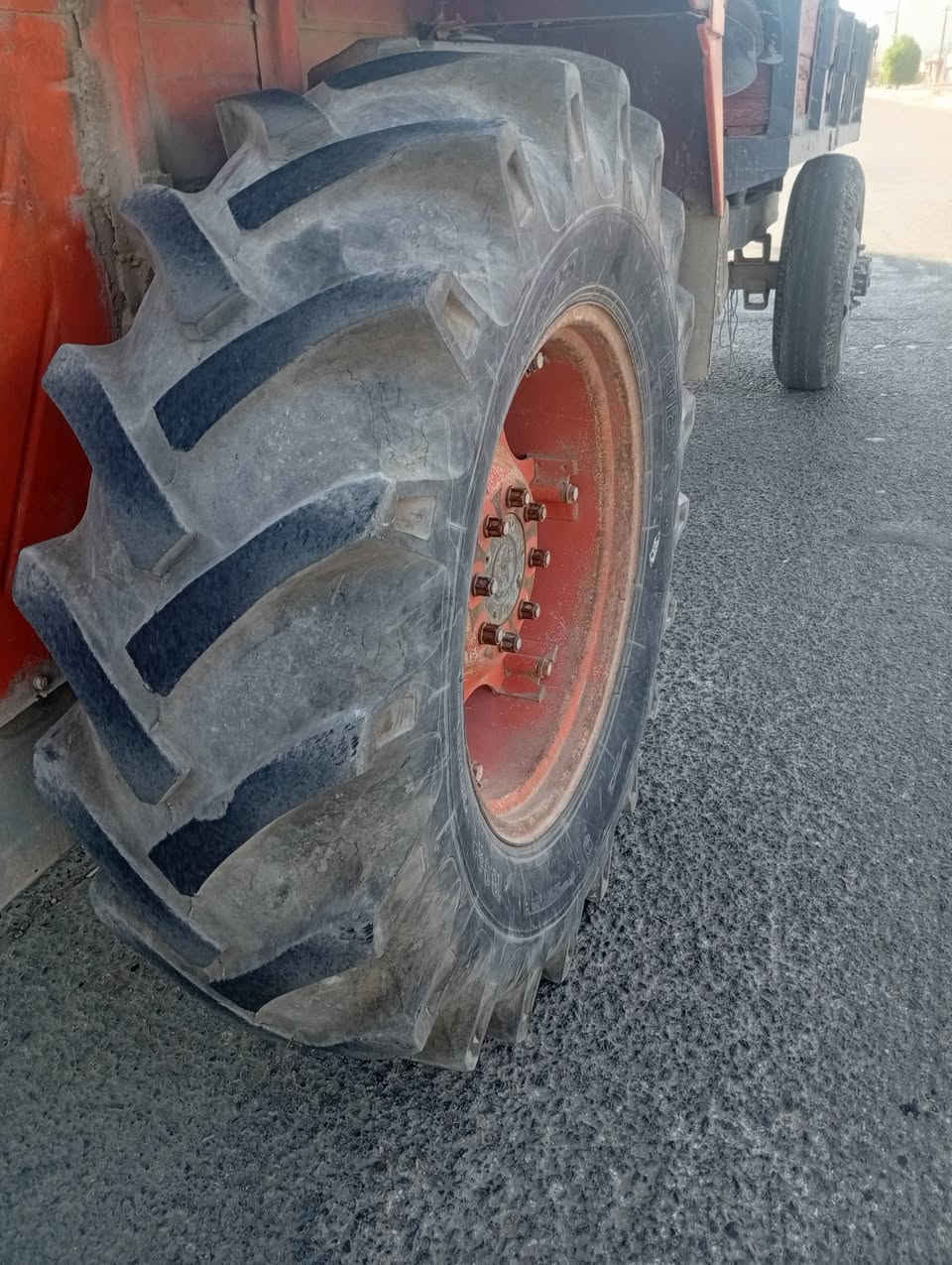 تايرات لبيع حجم28سعر 500بي مجال رقم الهاتف ***********

