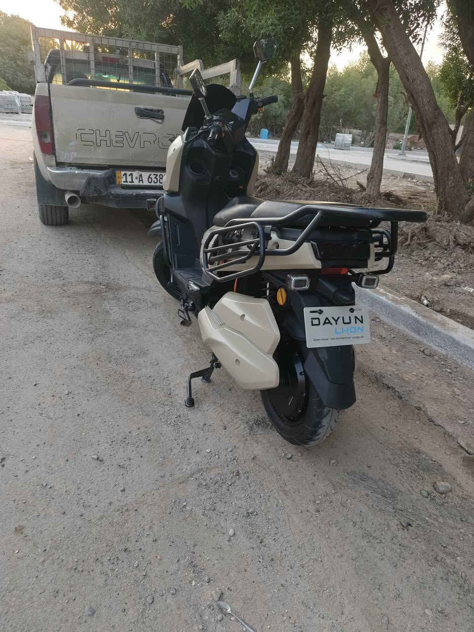 ابلتشي  فول مواصفات لون  مميو طافي ملف  2000بطاريات  ليثيوم  دراجه  استعمال قليل  تمشيك  شحنه ٩٠كيلو   سعر  دراحه  مليون 250سعر  جديد  مليون 700حايليا  رايدها مليون 250محال بصيط  كلش  مكاني العلاوي ***********
