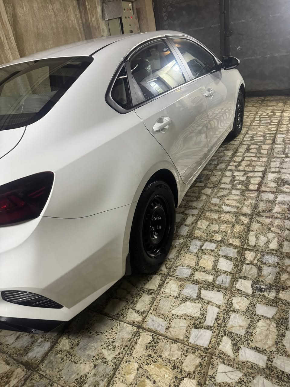 سلام عليكم سيراتو موديل 2024 خليجي مكينه 2000دوش ماشيه 53 السعر 177 للستفسار ***********
