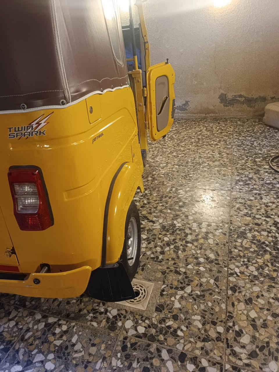 سلام عليكم شباب تكتك للبيع موديل 2022 شهر 11 المكان بغداد الامين الثانيه هاذ رقم للاستفسار  ***********
