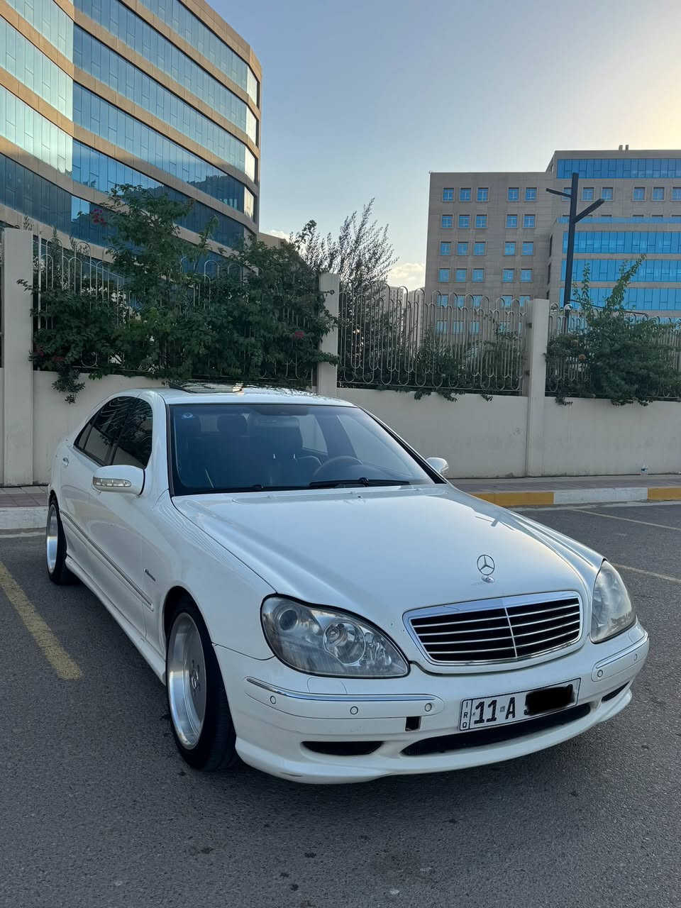 للبيع فقط اعتذر من المراوس
مرسيدس غواصه S55 AMG اصل وارد يابان دخول وتسجيل جديد 
سياره نسخه اصل AMG مو محدثه لو كت اصل بليته وشاصي بدون ضرر و صبغ تبديل : محرك كير حداديته تبريد كهربائيات شرط بوضع الشركه 
محرك تنفس طبيعي V8 55 
سياره فول موصفات للاخير 
سلايد روف حساسات امامي خلفي 
تبريد 3 قطع لايت زنون داينمك 
كشنات اربعه كهرباء وخزن وتبريد وهيتر ومساج دخل حلد اسود وسقف كنتاره بلادي ودشبول خلفي والامامي جلد طبيعي حساس مطر كروز سرعه قفل كير نظام ترحيب 
تحكم ستيرن تجاوي كهرباء نظام جوبلس برده كهرباء ستيرن كهرباء صندوك كهرباء سستم كماليات كامل وأصلي AMG دعاميات ودوس وصالنصات والعتب والويل وبك لايت كلهن اصليات …. 
سياره معروفه تفاصيله ومميزه وجديده وترقيم جديد كامل باسمي 
مكانه بغداد العطيفيه والسعر 145 ***********
