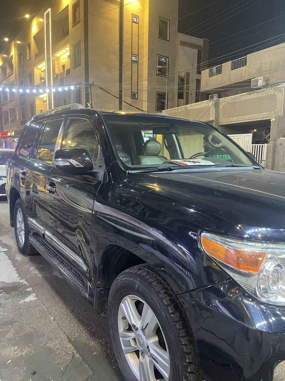 ستة سلندر v6✅لاندكروزر 2013
السيارة خير من الله مناقصهة شي كير ومكينة مكفول
عدا البنيد مبدل وبيهة بارد اقل الشير بل باب الخلفي
وسونارهة موجود
فول مواصفات تشغيل عن بعد
بنوراما
ثلاجة
كامرات خلفية
السعر 31$ ونص 
وترهم مراوس بموديل احدث
***********واتس اب
