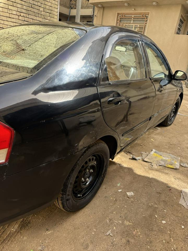 السلام عليكم …..
كيا سيراتو موديل 2008
متومه دهوك ارقام وسنويه طبق الأصل على رقم الشاصي بدون گصه 
گير ومكينه مكفولات 
حداديه جاهزه وخير من الله 
كهربائيات كلها كامله 
تخم تاير جديد
فتحه بالقماره
جام ٤ أبواب كهربائي شغال 
تبريد نقص غاز
السعر ٤٠ وبيها مجال
مكان كربلاء ***********
