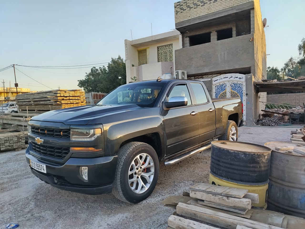 سلام عليكم شوفرليت موديل 19 رقم بغداد نكليزي تحويل ثاني يوم بسمي سياره ماشيه ١٢٠ مكينه 5300 كير تخم تاير كهربائيات صدر نظيف خير من الله سياره مصبوغه حزام كلير والحادت مالهه موجود جاملغ والبنيد واكو تعديل بشاصي كد صبعين والباقي مكفول السعر 180. رقم الهاتف ***********
