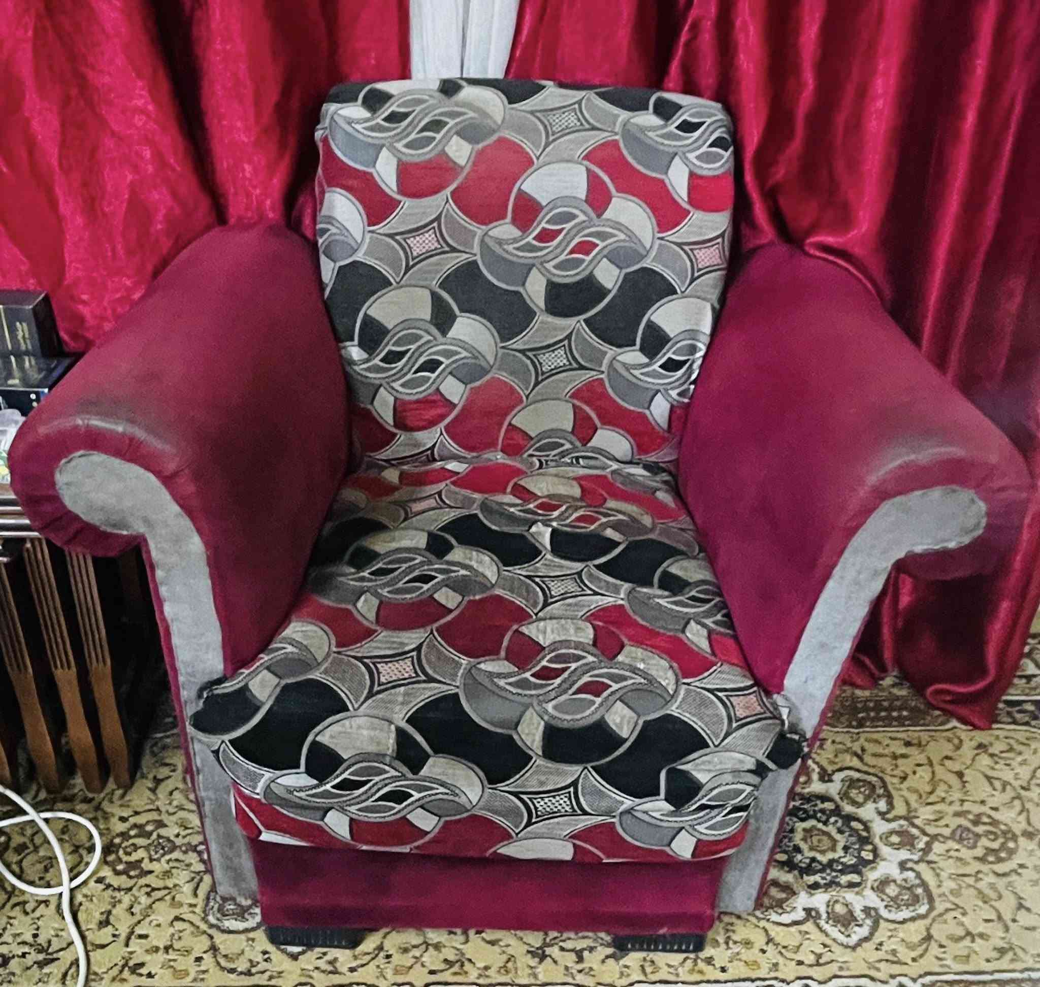 تخم مستعمل للبيع (12مقعد)
المكان ابي غريب البيطره
#السعر 150 

#الاستفسار  *********** بي واتساب
