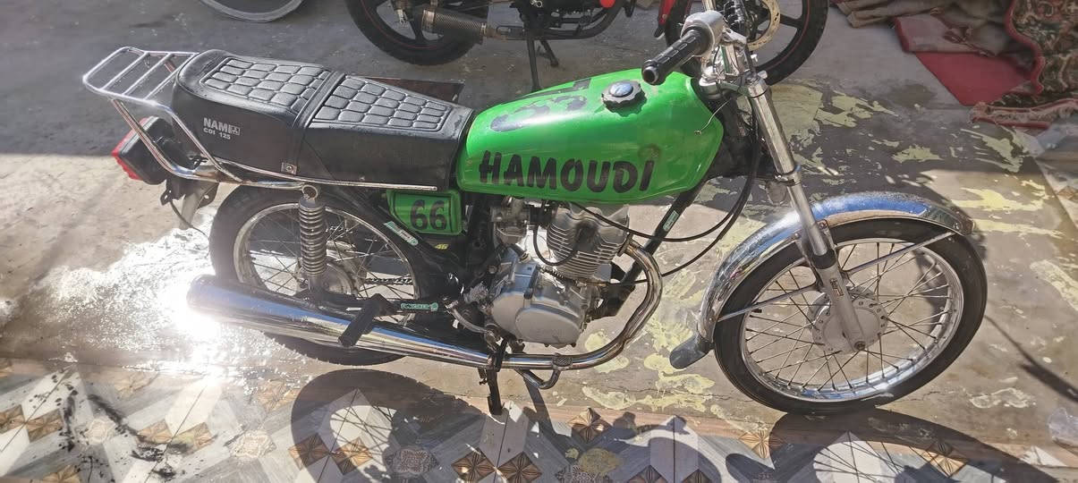 دراجه كلك مفتوحه عوزهه بس زنجيل سعرهه 375
ناصريه المركز ***********
