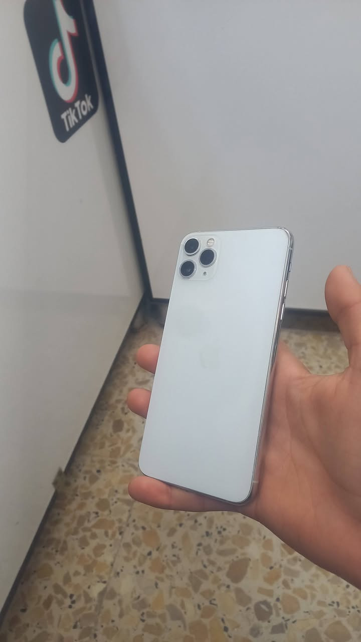 سلام عليكم اخوان
ايفون 11 برو ماكس ذاكرة 64 بطاريه، بطاريه 100 مبدله، شاشه مبدله 3 خيارات السعر 225 مكاني بغداد مدينة الصدر حي طارق توصيل ماعندي رقمي *********** موجود واتساب
