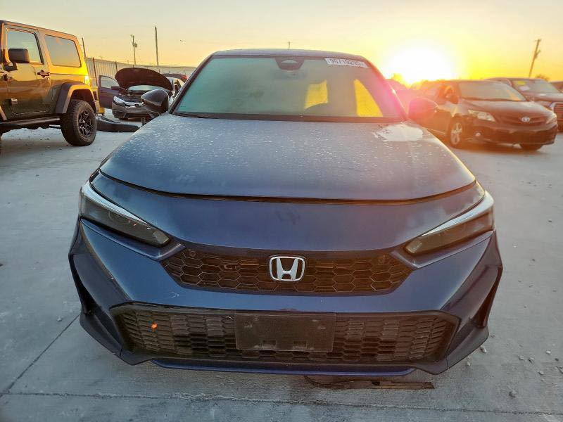 السلام عليكم هوندا سيفك 2025 هايبرد مواصفات تورنك فول الفول بدون حادث ولاشاصي موعد وصول الى جبل علي الامارات بعد اسبوع تريد ادخله على كردستان او بغداد بكيفك ماشيه 28 الف مايل  السعر على وضعه 145  ورقه للاستفسار ***********
