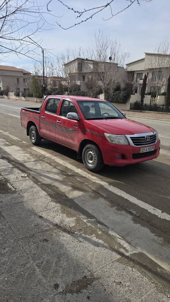 هایلۆکس مەرزیە 2013  پارچە ڕەش بەبێ لێدراوی و دەعم وە بۆدی بیلادی لەسەرە .
یەک پەڵە کارتی هەیە لە بۆدیەکەی.
سەیارەکە بەشەرتی..
گێڕ
مەکینە
ئەکسل
وە ٤ تایەی تازەی لەژێرە 
وە سەنەوی تا 2028  تازەیە مانگی 3
بە ناوی خۆمەوەیە .سەیارەی ماعرەز نیە .
نرخی ١٦٣ $ مەجالێکی برایانەشی هەیە 
بۆ پەیوەندی .....
***********
*********** السليمانية, العراق
