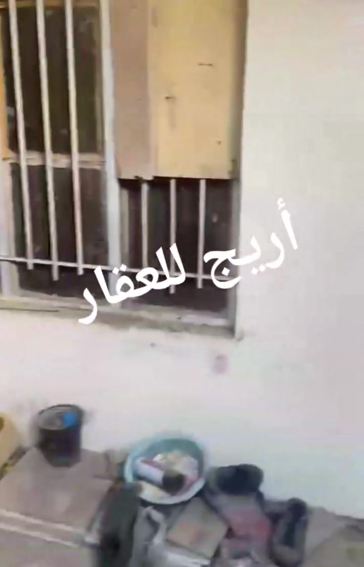 🏠 الأريج للعقار
بيت للبيع في مدينة الحرية
📍 العنوان: الحرية 
📐 المساحة: 150 متر
📏 النزال: 15 متر
🏗️ البناء: تسعينات
📌 موقع مميز خلف مخازن الأدوية والمستلزمات الطبية 
فرصة مناسبة للسكن أو الاستثمار ✨
للاستفسار والتواصل يرجى الاتصال.
*********** 
متوفر واتس اب
