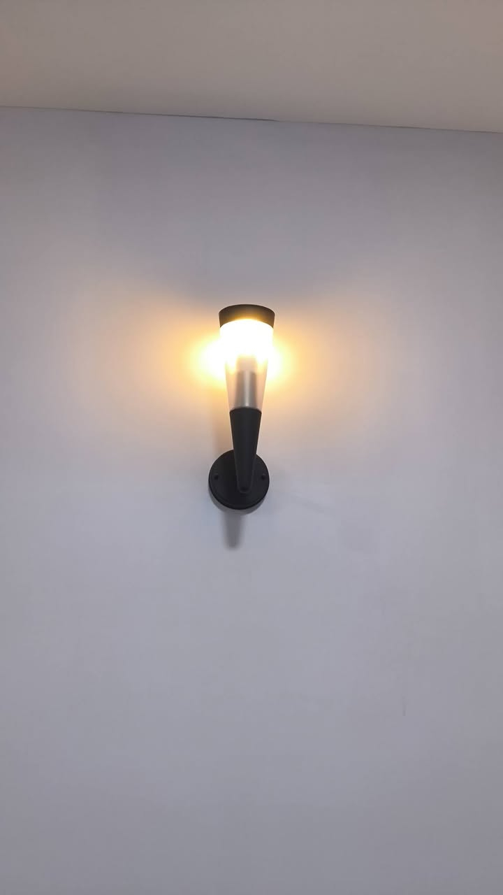 سلام عليكم متوفر مصباح جداري صنع في فنلندا. توصيل جميع المحافظات
الاتصال***********
