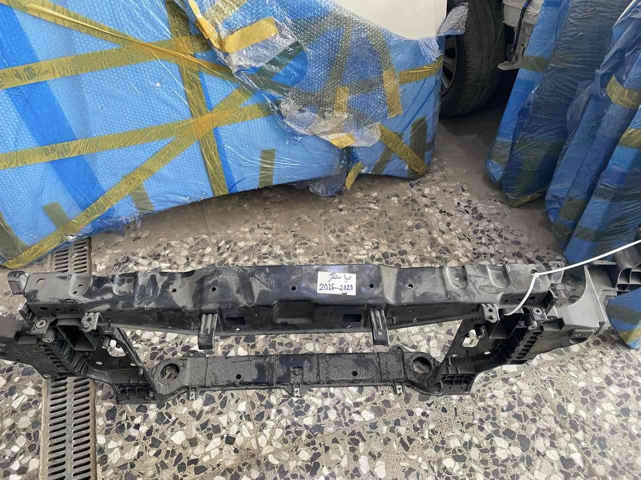 بدنة كيا ستنگر 2018-2023
 سعرها 140$ 
مكاني حلة توصيل متوفر 
***********
