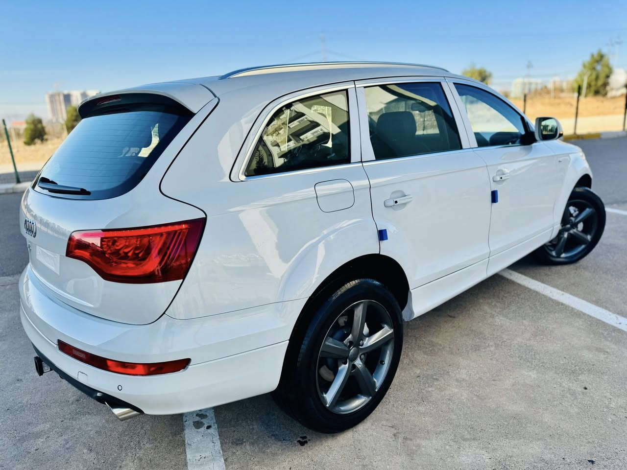 بسم الله الرحمن الرحيم

ئاودى Q7 S-line Quattro 2013 فول مواصفات ١/١

مواصفات خليجي وكالة شريكة سردار ضمان دولي

------------------------------------------

مكان🌆: سليمانى                سعر💵: 143$ 

هاتف☎️: ***********

------------------------------------------

محرك سته سلندر V6 3.0L سوپه ر چارچ محرك بنزين

گير و محرك بشرط مامفتوح

بدون سوت و دغان و صرف  خلل بشرط فحص

ماشية 82 الف حقيقى

------------------------------------------

سيارة حيل حيلوة جديد ماشالله

(( بيها نص صندوق مصبوغ )) بدون دواخل و بدون أيرباگ

سيارة كل على وضع بيلادي

-----------------------------------------

مواصفات

{ بصمة - پانوراما - رادار - داخل بيجي - صندوق شفت - ٣ پردة - ماوس - ٧ راكب - كشنات تتفيئة و تبريد - كشنات جلد - كشن و ستيرن كهربا و خزن - سيدي بوكس - تبريد مركزي - كاميرا - حساس خلفي و امامي - لايت ليد - ڤوليوم - تحديد سورعه - وبعد )

-------------------------------------------

اربع تايرات و ويل بيلادي جديد

سنوي و رقم و هه زة كل جديد

ته حويل غه رامة بشرط سنوي بأسمي

سيارة شرط بدون اى نواقص گير و محرك و حدادي و كاهرباى كولة بشرط

--------------------------------------------

بسم الله الرحمن الزحيم

‏ AUDI Q7 quattro S-line 2013

ئاودى موديل Q7 S-line 2013فول فول مواسفات پانؤراما

مواسفات خليجى سفرى شه ريكه ى سه ردار زه مان

-----------------------------------------

شوين🌆: سليمانى              سعر 💵: 143$

موبايل☎️: ***********

-----------------------------------------

مه كينه V6 شه ش بستؤن 3.0 سوپه ر چارچ به نزين

گيرو مه كينه ى به شه رت نه كراوه ته وه

سه وت و سه رف و خه له لى نييه به شه رت

 82 هه زار حه قيقى رؤيشتوه

-----------------------------------------

ته نها {{ نيوه ى سندوقى بؤياغه }} به بئ ناوگرتن و بئ ئيرباگ

زؤر جوان ماوه ته وه و نمونه يه له جوانيدا

-----------------------------------------

مواسفات

( به سمه - پانؤراما - رادار -  ناوزه رد - په رده - سندوق شه فت  - كوشن سارد و گه رم - كوشن جلد - كوشن و سوكان كاره باو خزن - ماوس - سيدى بؤكس -سئ ريز كوشن - ته بريد مه ركه زى -  كاميرا - حاسه ى پيش و دوا - لايت ليد - ڤؤليؤم - تحديد سورعه - زؤر مواسفاتى تر )

------------------------------------------

چوار تايه ويلى تازه ى و كامل سيرڤزى بؤكراوه

سه نه وى و ره قه م و هه زه ى تازه يه به ناوى خؤمه وه يه

ته حويل و غه رامه به شه رت

{{ گير و مه كينه و كاره باى و هه موو گيانى به شه رت }}

------------------------------------------
