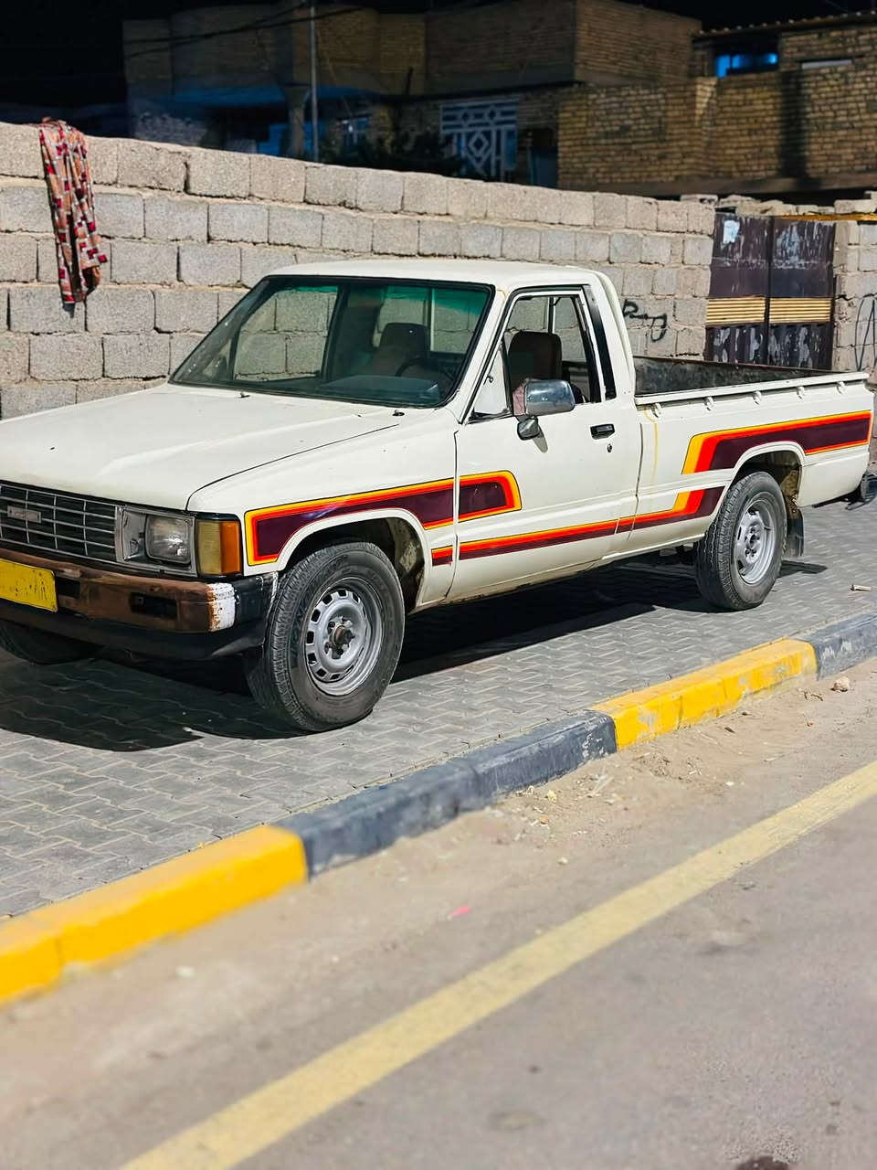 سياره موديل 88 مكفوله +كير ومكينه جديدات وتخم تاير+مصبوغه جماليه مكلف بنشر ما متواجد خاص
رقم صاحبهه ***********
