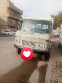 مارسدس اخرس للبيع  ورشه بلادي اكسن ابو دب مكينه جديده حداديه جديده دوش...