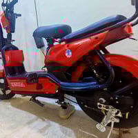 للبيع دراجه  شحن جديده السعر 300 الف وبيها مجال للتواصل الاتصال على 07...