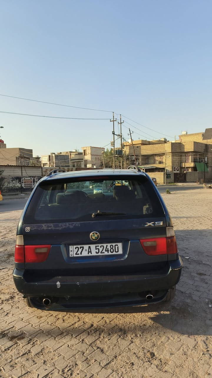 السلام عليكم بيع فقط
للبيع BMW X5 موديل 2001 مكينة 6 سلندر 3000 كير اوتو مسكر دبل فانوس 
شاشة تحكمات السيارة جاهزة 
سلايد روف ترحيب بل مري 
السعر 65 وبيها مجال 
للاستفسار ***********
