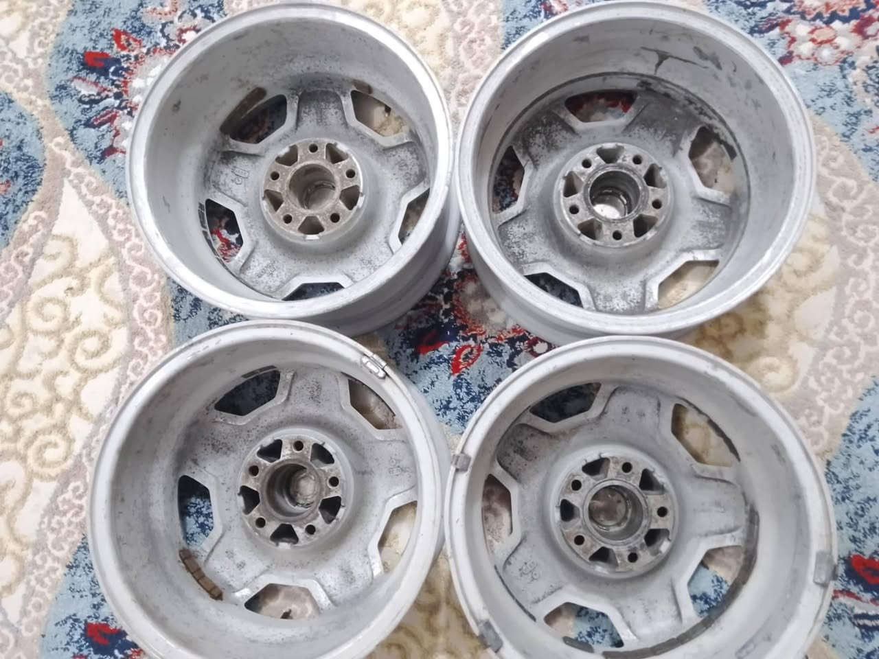 السلام عليكم
وياله 15 طابوكه ناصيه   للبيع مكاني الرفاعي االسعر 150
***********. ***********
