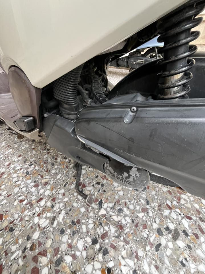 السلام عليكم
دراجه فله للبيع مكفوله كفاله عامه من كلشي بانزين محسن الدراجه نوزل السعر ٨٥٠ بيها مجال 
العنوان بغداد حي العدل الرقم ***********
