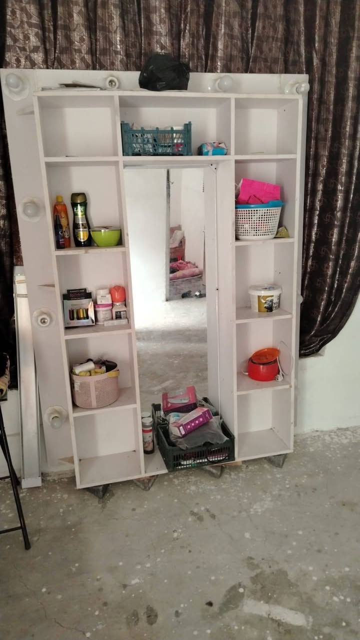 أغراض بيت للبيع نضيفات جدا اني مكلف بل نشر الاتصال ***********
