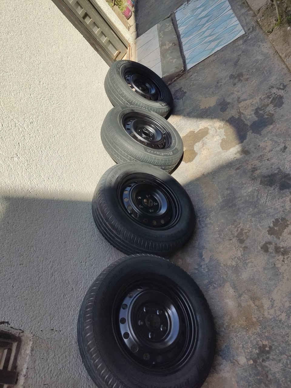 يا الله السلام عليكم تخم ويل حجم 15 نضيفات وتخم تاير زوج نضيف وزوج تعبان مكاني كربلاء السعر 200 وبيهن مجال اتصل وتدلل ***********
