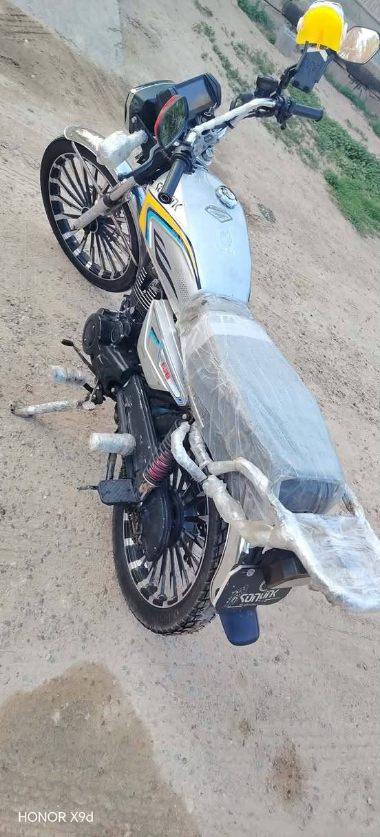 سلام عليكم دراجه 2024لبيع اوراق كامله محرك 150دراجة مكفوله كفالة كامله السعر 650وبيه مجال رقم الهاتف ***********
