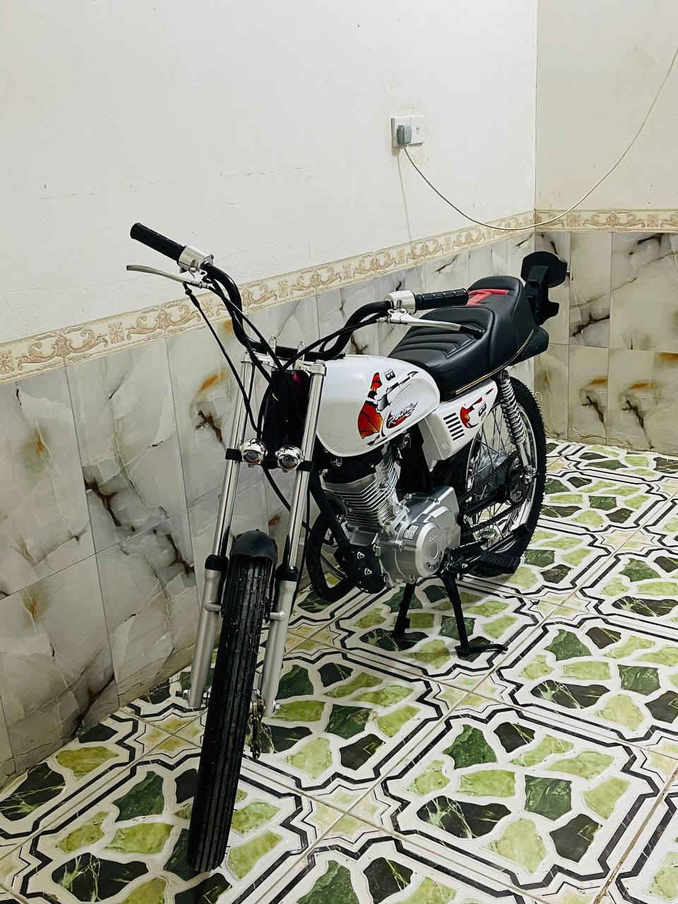 السلام عليكم شباب دراجه انتس حربيه مكفوله كفال عامه برغي مامفتوحه بيه تاخد تروح هذا رقمي *********** وسعر خاص هلا بيه عنواني قضاء الهاشمية
