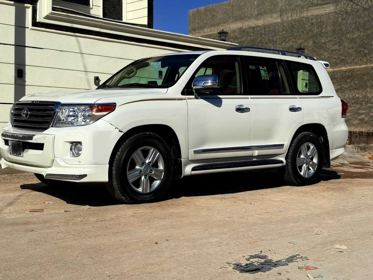 السلام عليكم
لاندكروزر ٢٠١٥ فطيم للبيع 
مكفوله ماعدا الدعاميه الاماميه مبدلة 
ماشيه ١٥٦ حقيقي 
رقمه بغداد 
مكاني حلة 
تخم تاير جديد 
والباقي المواصفات معروفه 
السعر ٤٤٠
للتواصل ***********
