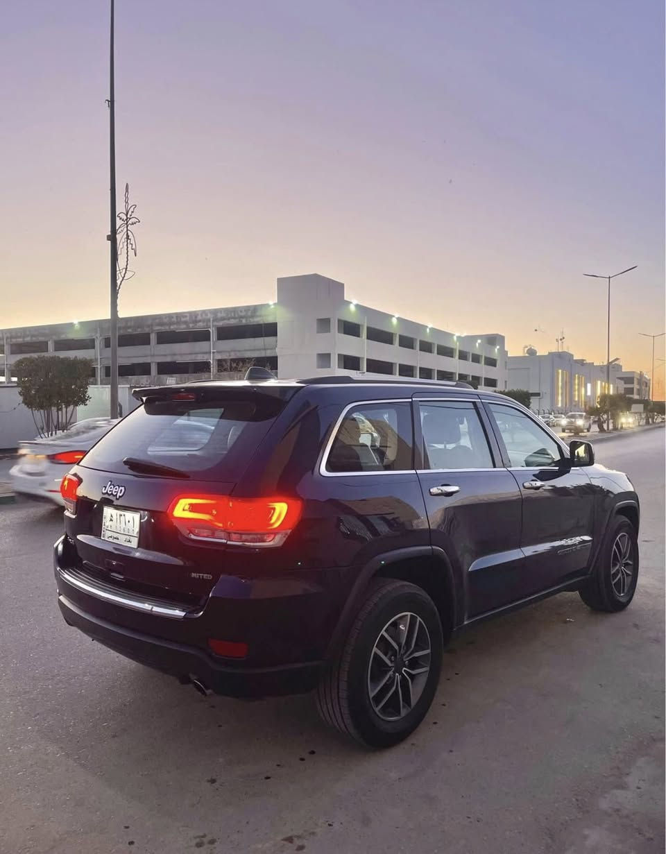 السلام عليكم
جيب لاريدو 2017 وارد أمريكي رقم بغداد 
مكينة 6 سلندر 3600 
مواصفات :-
🔹 فتحة سقف
🔹 بصمة تشغيل وابواب وتشغيل عن بعد
🔹شاشة كبيرة
🔹 فور ويل
🔹 وضعيات قيادة 
🔹 دواخل بيجي
🔹 تحكم ستيرن 
🔹اوتو ستوب + ايكو 
الضرر سرقه قطع 
السيارة بالسماوه 

***********
