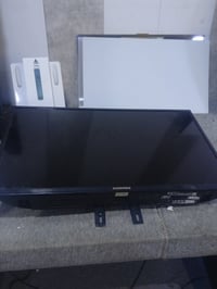 شاشة ٣٢ • تلفزيون • للبيع