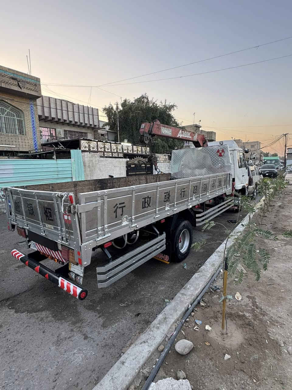 السلام عليكم لبيع او مروس بسياره صغيره عادي نشر بسبب لوعد الكذابه كرين سليتين سيارة جهاز تبريد تدفئي شاصي مكفول  كرين المكان بغداد مدينة الصدر  رقم ***********
