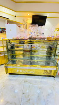 براد حجم كبير الطول 2 متر  الرتفاع 1 ونص  شغال فريز شغال كلشي مابي نقص...
