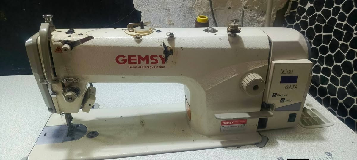 مكينه صناعي كاتم جمسي باب اول مال بيت ابد ما داخلة تصليح ب١٩٠ مكان بغداد مدينه الصدر رقم الهاتف ***********
