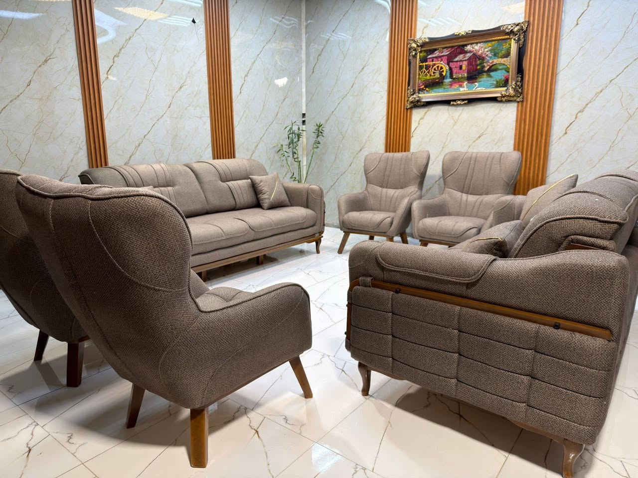 يتوفر لدينا تخم قنفات مختلف الموديلات والألوان كما موضح في الصور نقدا وبالتقسيط 
#جمعيةبيتي
#للبيع بالتقسيط


**إذا كنت صاحب هذا الإعلان وتريد حذفه لأي سبب، رجاءا أرسل رسالة إلى الدعم الفني**