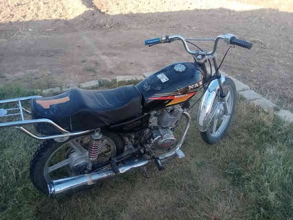 السلام عليكم.  دراجة للبيع بارت خمسه كير نضيف نشاط فول محرك نضيف  السعر 210او بي مجال  ***********   مكان الحويجه
