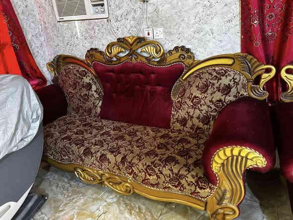 السلام عليكم تخم قنفات ملكي مستخدم شي قليل نظيف جدا مابي اي كسر 13نفر السعر750الف وبي مجال مكاني كربلاء قضاء الحسينيه رقم ***********
