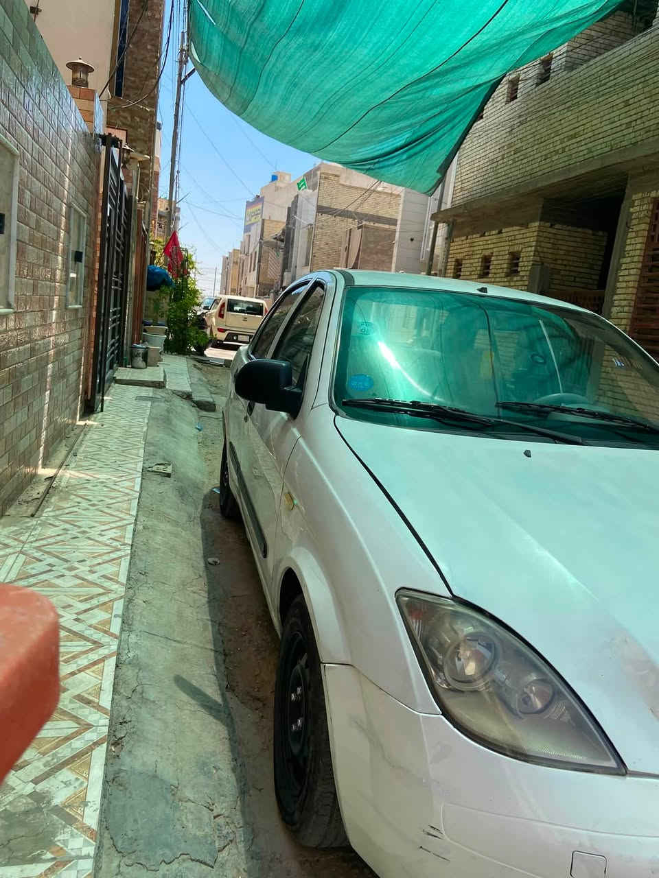 سلام عليكم طيبه للبيع مديل2013
سياره ماناقصها برغي كير مكينه تبريد شغال 
رقم إنكليزي الجديد اسبيرها وياها 
سياره مامبدل بيها كلشي لا ضربه لا تبديل 
رقمها كربلاء 
مكاني كربلاء 
سعرها 40بيها مجال 
رقم تليفوني ***********
