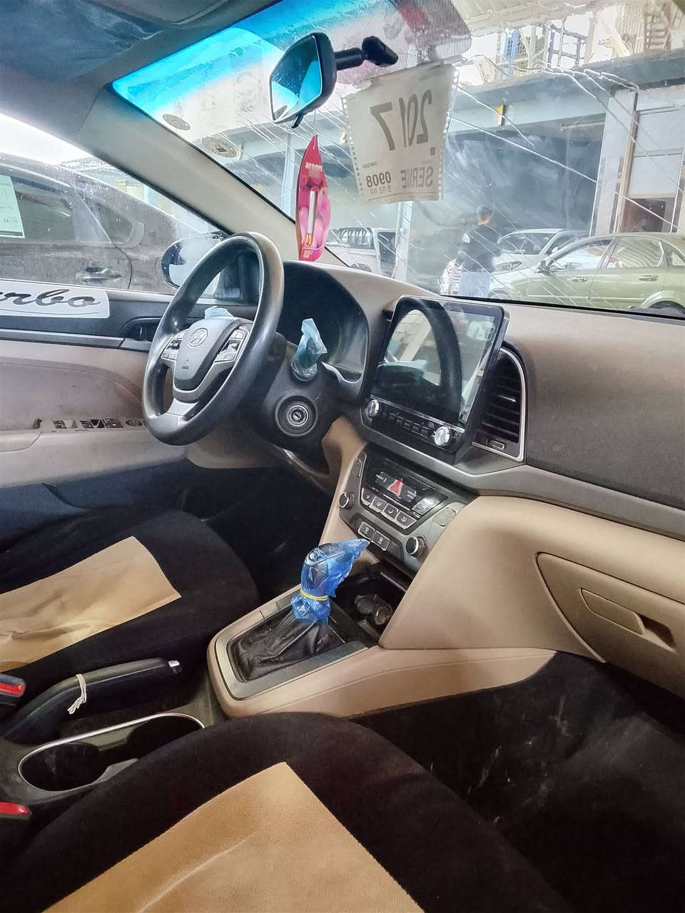 النترا 2017 امريكي لون ذهبي المرغوب محرك 2000 دوش رقم دولي صاحبها من كيارة تحويل
+وكالة 
ثلاث انظمة قيادة 
تحمات ستيرن 
صدر طخم جديد 
تايرات جدد
ضرر بسيط داير +باب خلفي 
ترهم مراوس وبيع نقدا مقدمة ما ابيع 
السعر 125$
*********** اتصل وادلل
