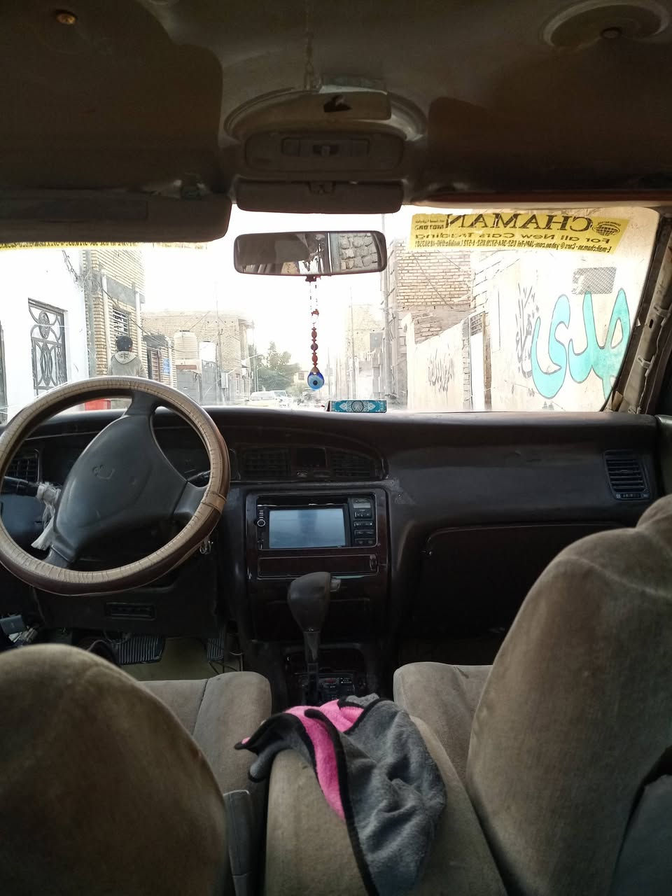 كراون بطه موديل 92
سنويه لغايه 29
كير مكينه خير من الله 
حداديه وتخم تاير
كرهبايات كله شغاله
*********** مكان السياره ناصريه
