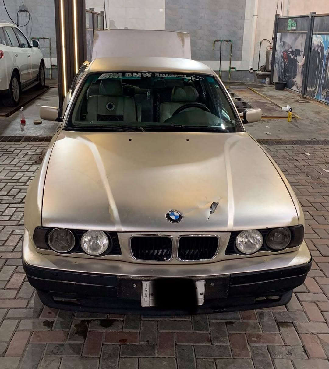 سلام عليكم بي ام 525مسكر عدل كير عادي جاترك تبريد قطعتين اربع جام كهرباء  كشتات كهرباء رقم انكليزي بيها نواقص بصيطه للبيع فقط مكاني بغداد البياع السعر 44بيها مجال حك الجيه ***********
