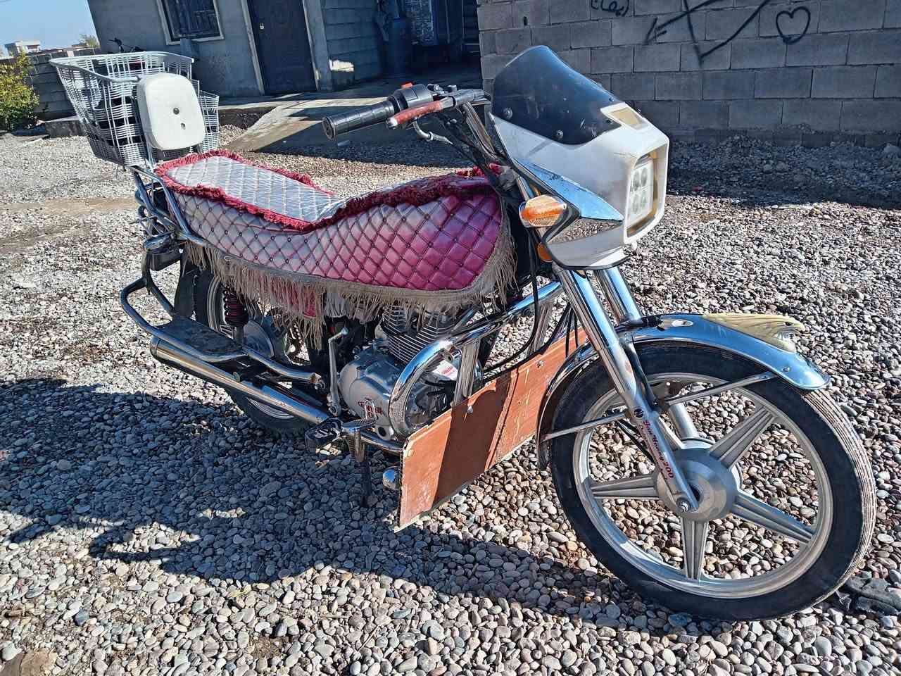 جني ابو الكله للبيع
موديل /2019
محرك /150 مفتوح امبدل رنگات فقط 
البقيه كله بلادي وضع شركه 
السعر 400.وبي مجال 
***********
