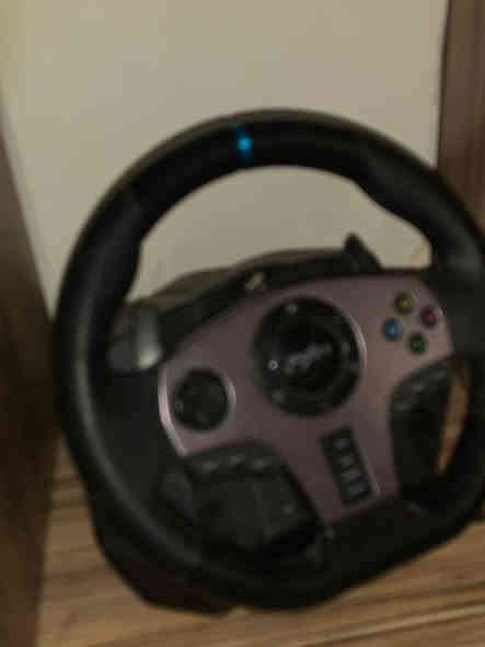 للبيع تجميعة كمبيوتر كاملة مع جميع الملحقات
(بدون ميز وبدون كرسي)

📍 المكان: السليمانية
📞 التواصل واتساب فقط: ***********
⚠️ ملاحظة: يُرجى التواصل عبر الواتساب فقط، الاتصالات لا يتم الرد عليها.

---

🔥 مواصفات الجهاز:

المعالج: AMD Ryzen 5 5500 — 3.60GHz

كرت الشاشة: NVIDIA GeForce RTX 3060 — 12GB

الرام: 16GB

التخزين:

SSD بسعة 1 تيرابايت

HDD بسعة 1 تيرابايت

النظام: Windows 11 Home

الكيس: إنارة RGB كاملة

---

🎮 الملحقات المشمولة:

دركسون كامل

كيبورد عدد 2:

واحد ميكانيكي RGB

واحد عادي

ماوس عدد 2:

واحد احترافي

واحد براند RGB

سماعات خارجية

سماعات داخلية (Headset)

UPS سعة 1500VA

شاشة مقوّسة 27 بوصة — 144Hz

---

💰 السعر: 1,250,000 مليون وربع

🔵 التجميعة نظيفة وشغّالة 100%، جاهزة للألعاب والعمل الثقيل.
