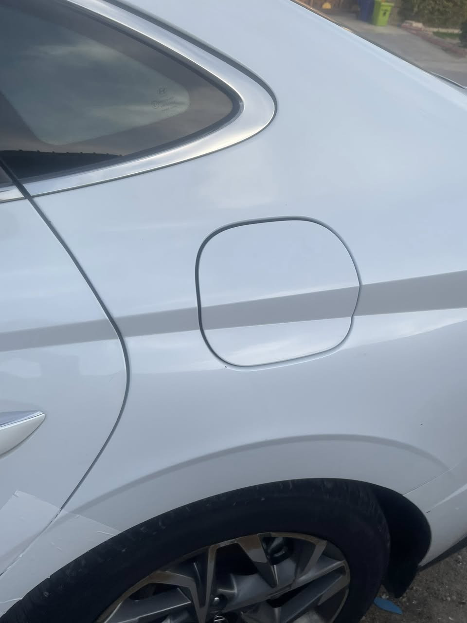 بيع
السلام عليكم ورحمه الله 
سوناتا SEL 2021 
وارد امريكي 
قطعه وحده تبديل نفس اللون باب السكن
ماشيه ١٩٣٠٠٠كيلو
بيها ضرر بالبيبان السكن والخلفي واضح بالصور 
سياره مكينتها جديدة موديل ٢٠٢٥ 
بانوراما 
رادار امامي 
دخول ذكي 
اوتو هولد 
شاحن لاسلكي
شاشه ديجيتال 
اربع انضمه قياده 
رادار جانبي 
صندوق ذكي يفتح عند الاقتراب.
مكينة 2500  تنفس طبيعي.
***********
السعر 
16700$وبيها مجال للشراي
